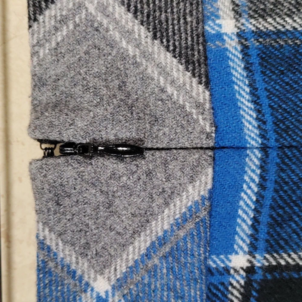 2/$10 04W01 Talbots blue, black & gray plaid mostly wool skirt 6P - Picture 5 of 7